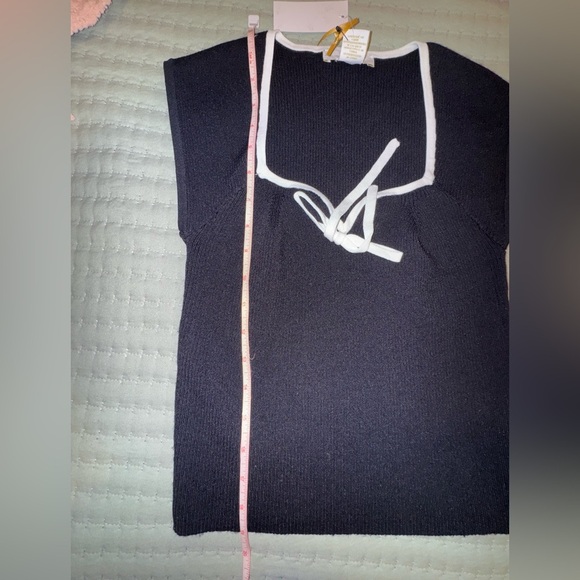 House of Harlow Chic stretchy Black Knit Top with White Trim. Size XS. NWT - Picture 10 of 11